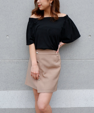 オフショルダーカットトップス