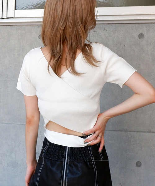 バッククロスオブロンネックニットトップス 詳細画像