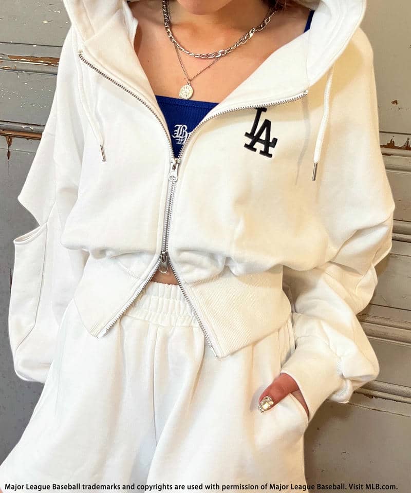【MLB】ZIPロゴフーディーセットアップ 詳細画像 ホワイト 10