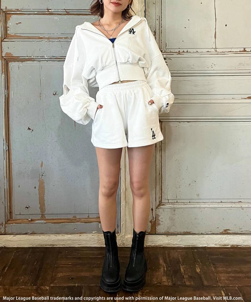 【MLB】ZIPロゴフーディーセットアップ 詳細画像 ホワイト 9