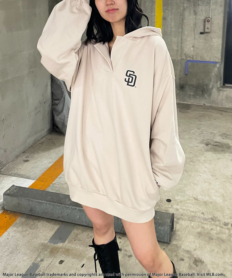 【MLB】クラックプリントパーカーワンピース 詳細画像 オフホワイト 4