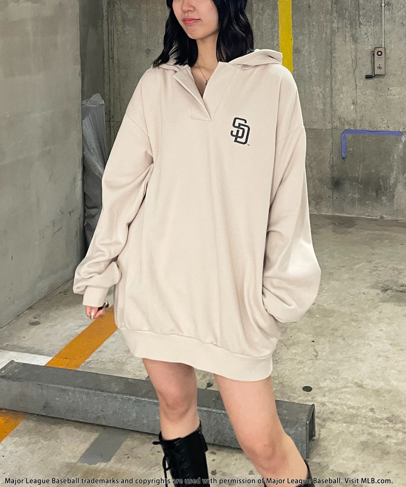 【MLB】クラックプリントパーカーワンピース 詳細画像 オフホワイト 5