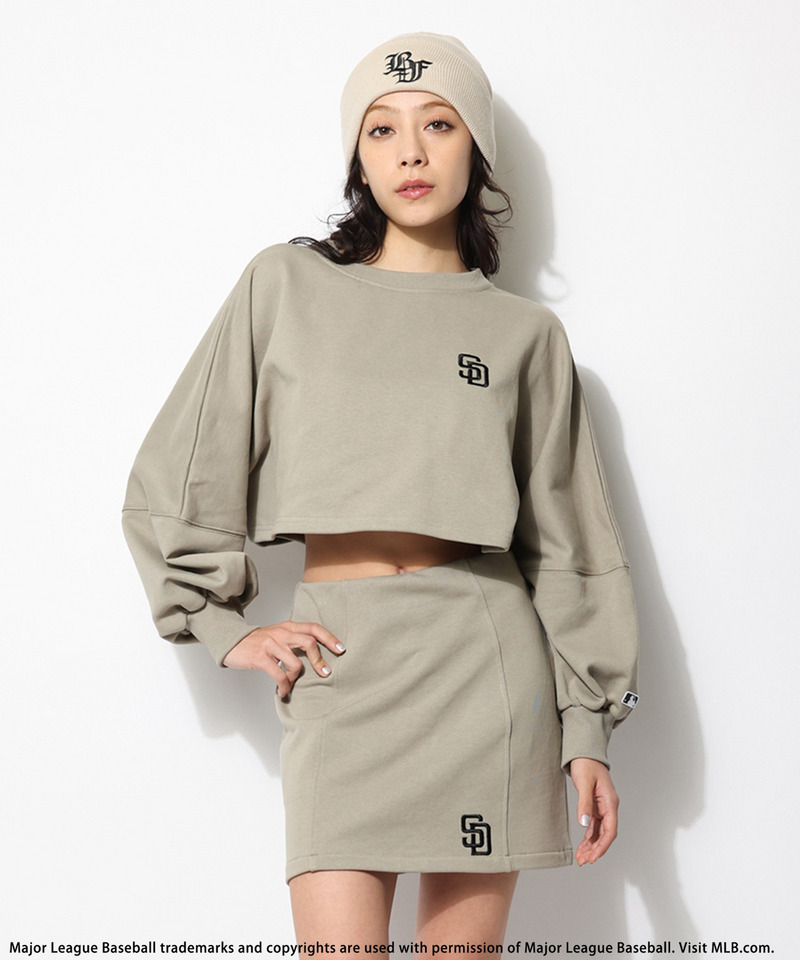 【MLB】刺しゅうロゴドルマンスカートセットアップ 詳細画像 カーキ 4