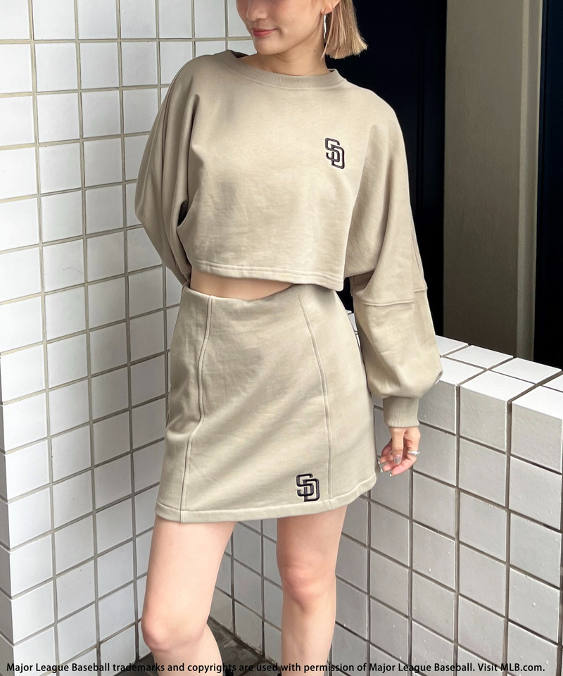 【MLB】刺しゅうロゴドルマンスカートセットアップ 詳細画像 カーキ 6