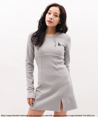 【MLB】刺しゅうロゴタイトリブフーディミニワンピース