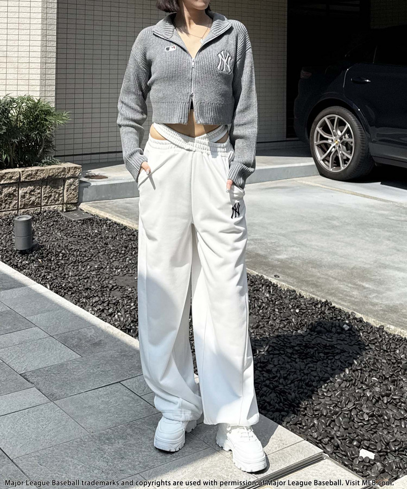 【MLB】刺しゅうロゴウエストカットバレルレッグスウェットパンツ 詳細画像 ホワイト 8