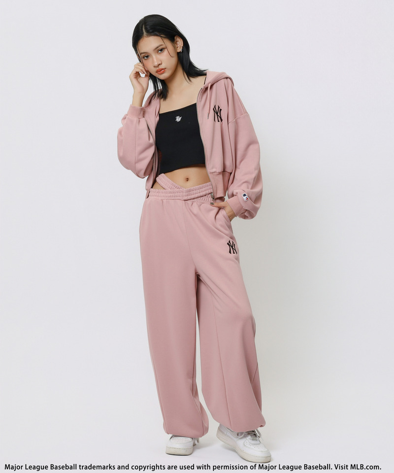 【MLB】刺しゅうロゴウエストカットバレルレッグスウェットパンツ 詳細画像 ピンク 4