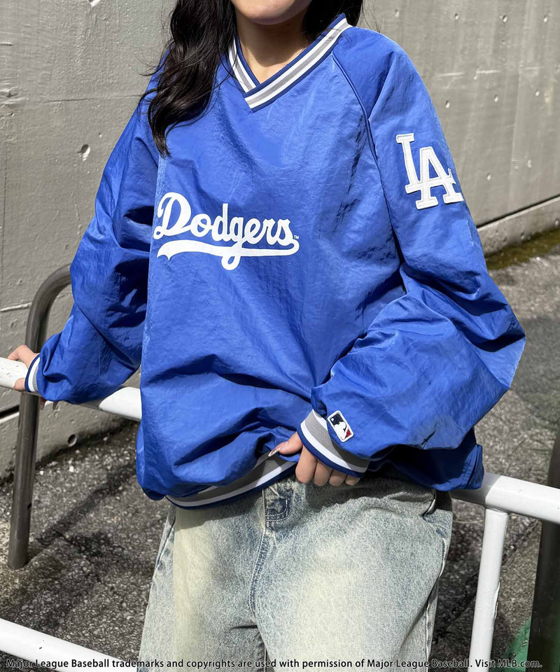 【MLB】刺しゅうロゴナイロンプルオーバー 詳細画像 ブルー 4