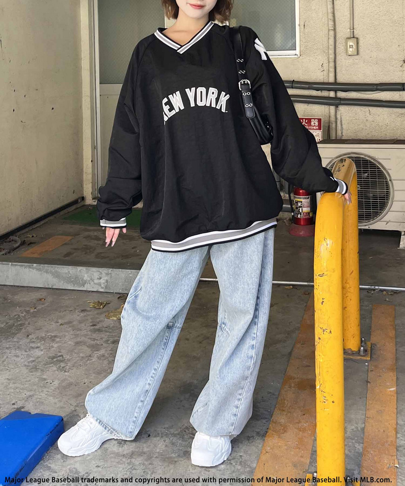 【MLB】刺しゅうロゴナイロンプルオーバー 詳細画像 ブラック 2