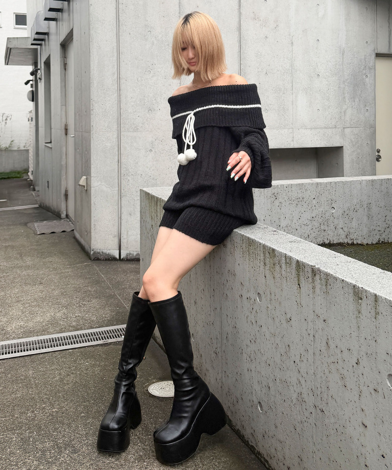 ぽんぽん付きオフショルニット&times;ショートパンツセットアップ 詳細画像 ブラック 3