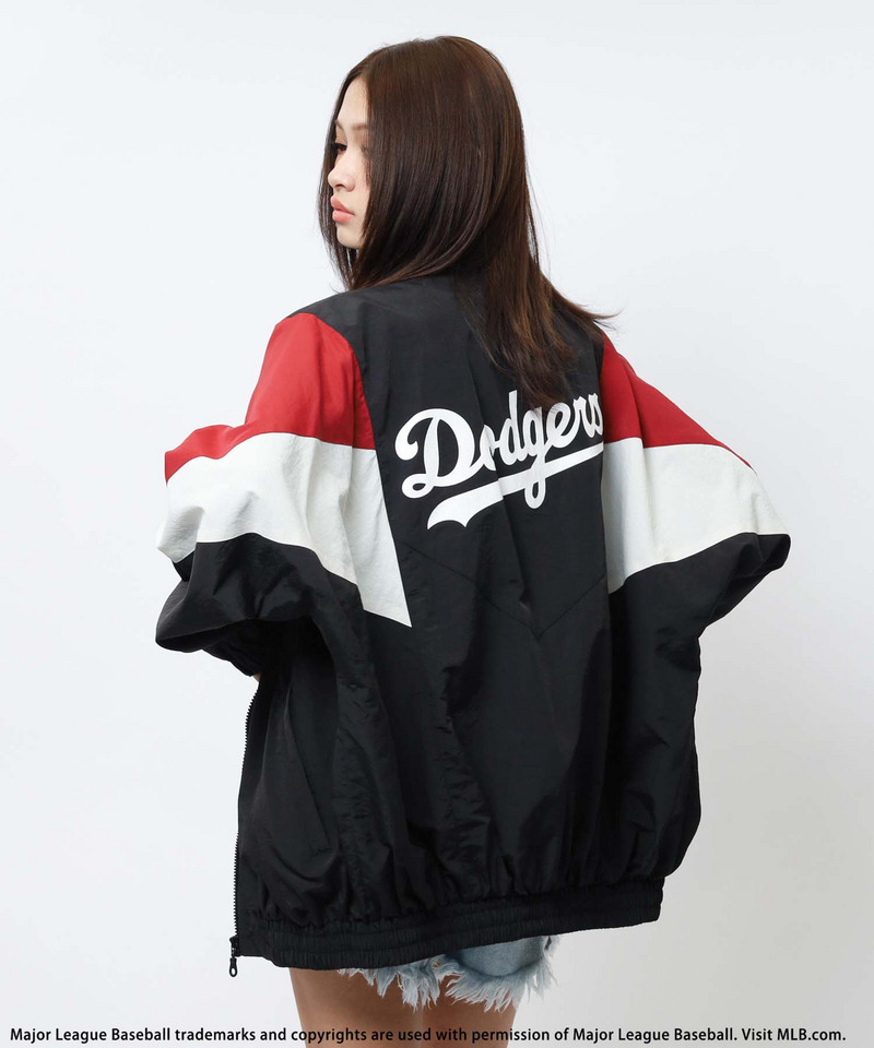 【MLB】ドルマン配色ナイロンブルゾン 詳細画像 ブラック系 4