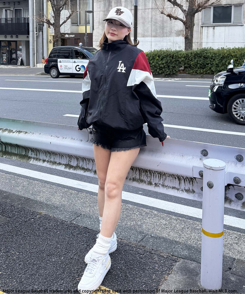 【MLB】ドルマン配色ナイロンブルゾン 詳細画像 ブラック系 8