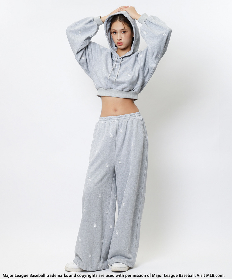 【MLB】総柄刺しゅうロゴフーディセットアップ 詳細画像 グレー 9