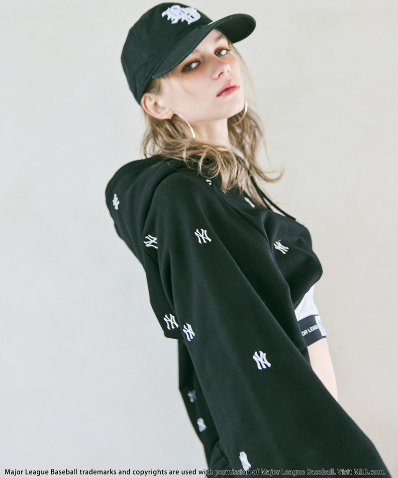 【MLB】総柄刺しゅうロゴフーディセットアップ 詳細画像 ブラック 4