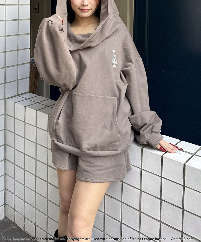 【MLB】2WAYフーディーセットアップ 詳細画像 ブラウン 8