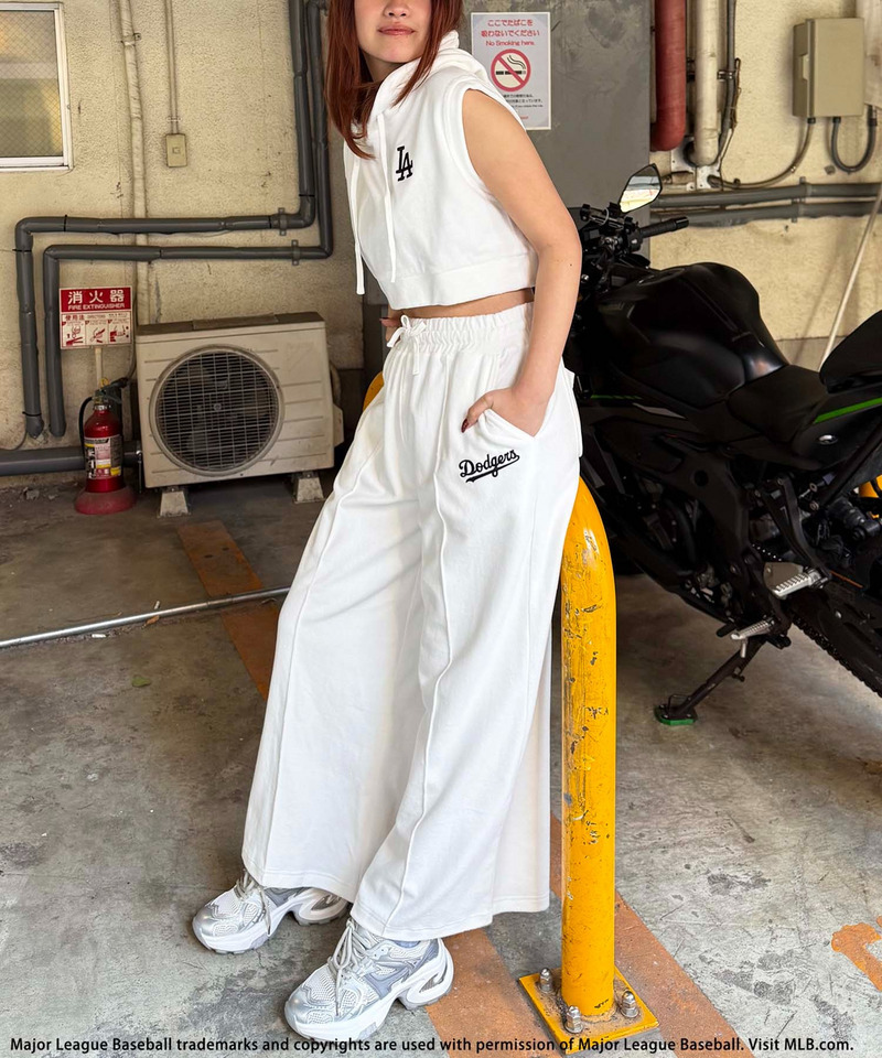 【MLB】ロゴパイルフーディーセットアップ 詳細画像 ホワイト 7